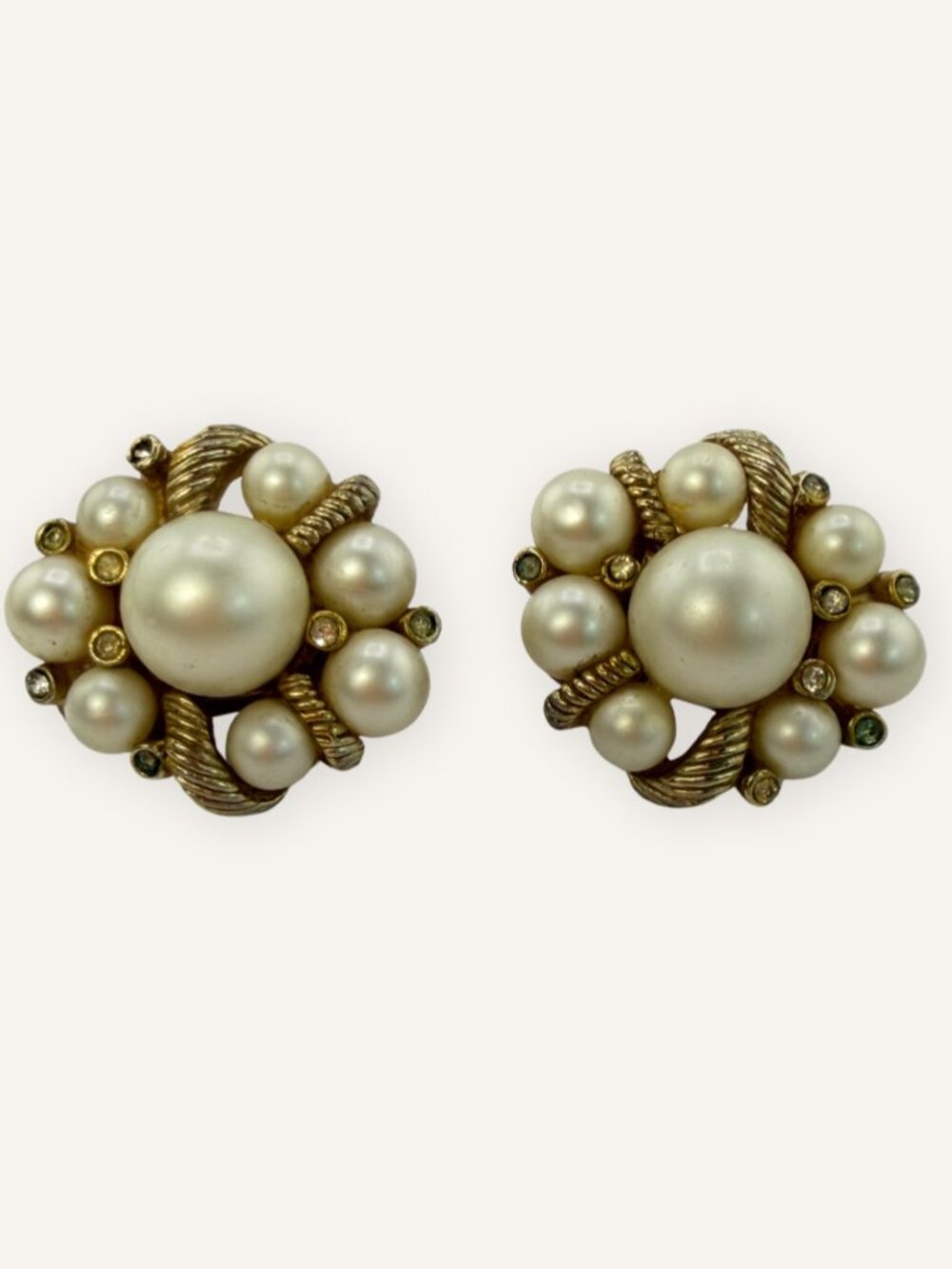Vintage Pearl Cluster Earrings Gold Tone | Statement Faux Pearl Earrings | - Picture 4 of 6